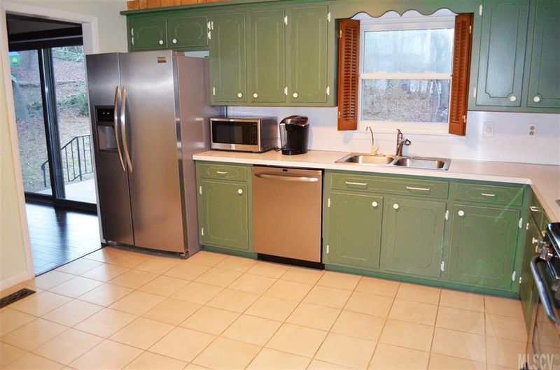 305 Parlier Ave, Conover, NC 28613
