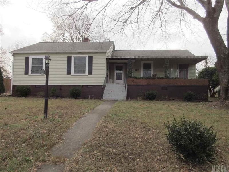 1277 11th St NW, Hickory, NC 28601