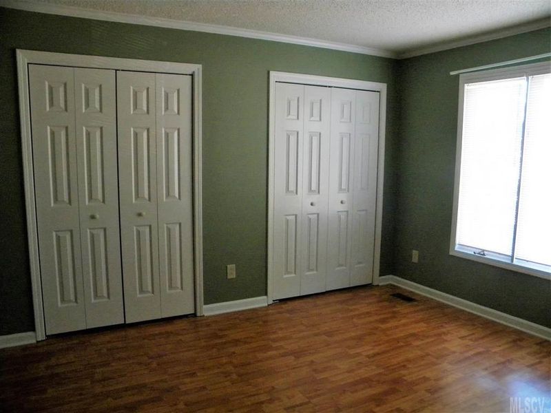 2280 Westover Rd, Hickory, NC 28602