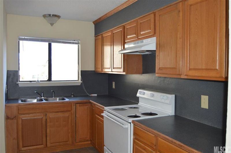 1207 12th St NE, Hickory, NC 28601