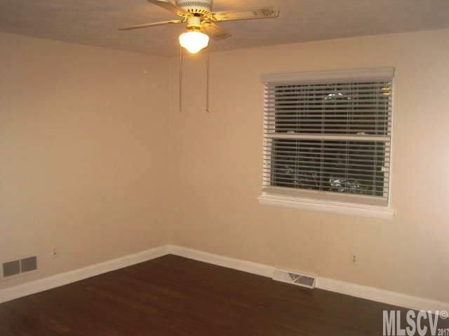 2932 11th Ave SW, Hickory, NC 28602