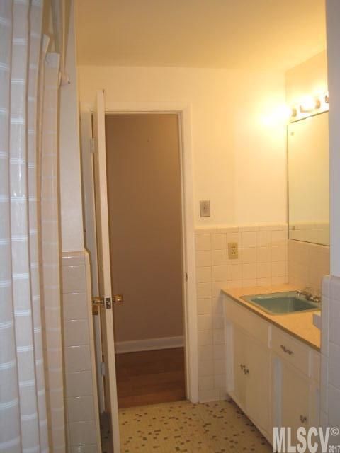 2932 11th Ave SW, Hickory, NC 28602