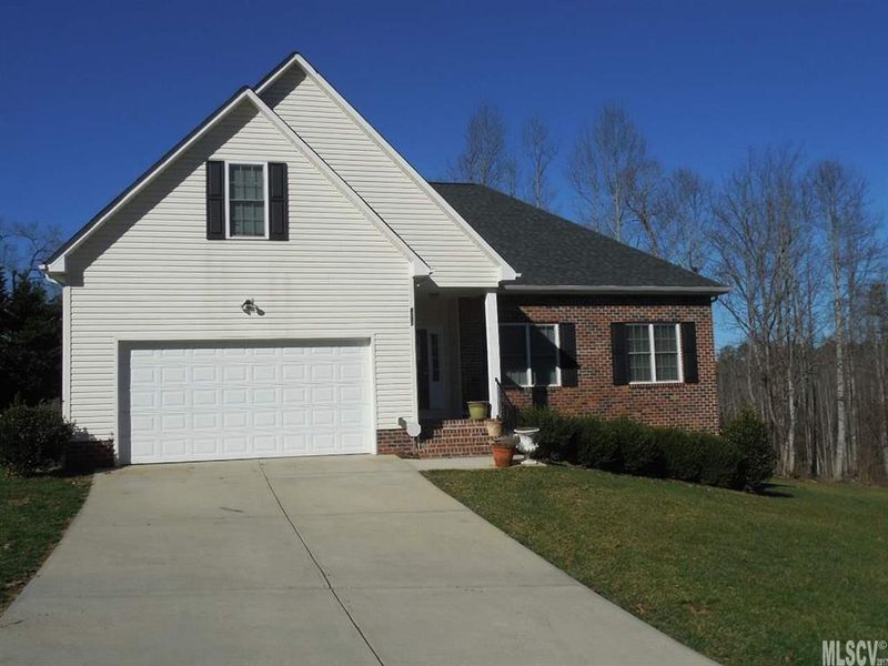 3837 1st St Ln NW, Hickory, NC 28601