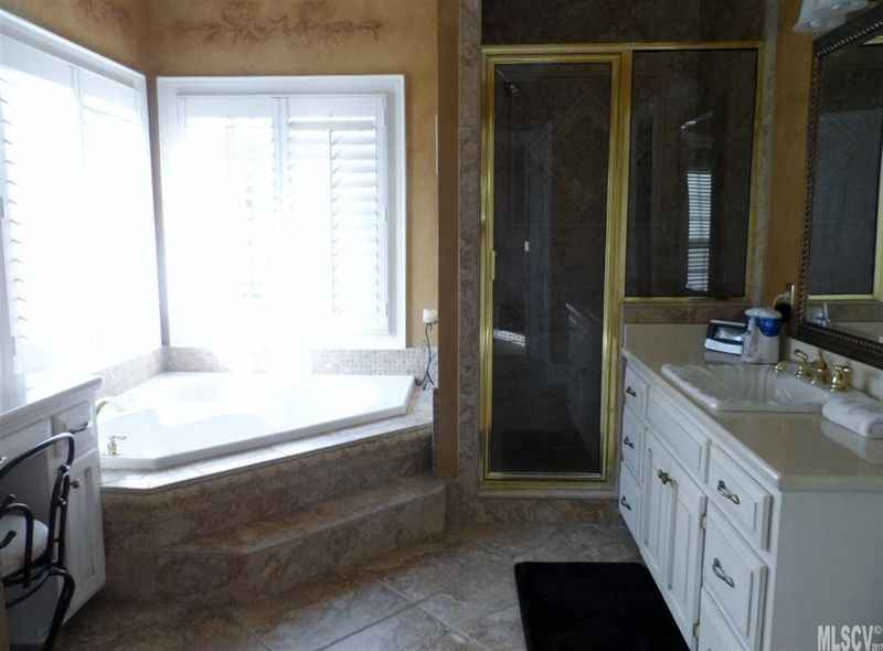 3304 Stonesthrow Dr, Newton, NC 28658