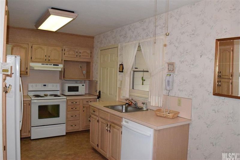 425 7th St SW, Hickory, NC 28602