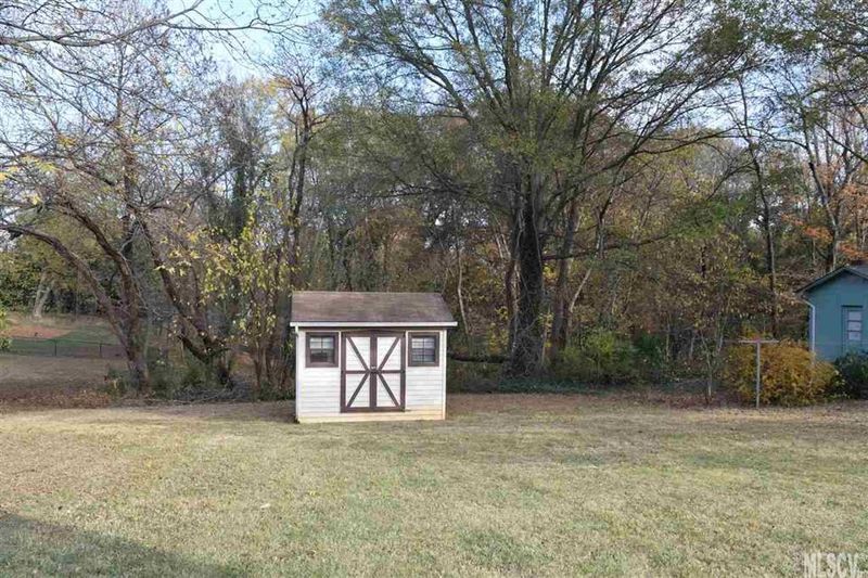 425 7th St SW, Hickory, NC 28602