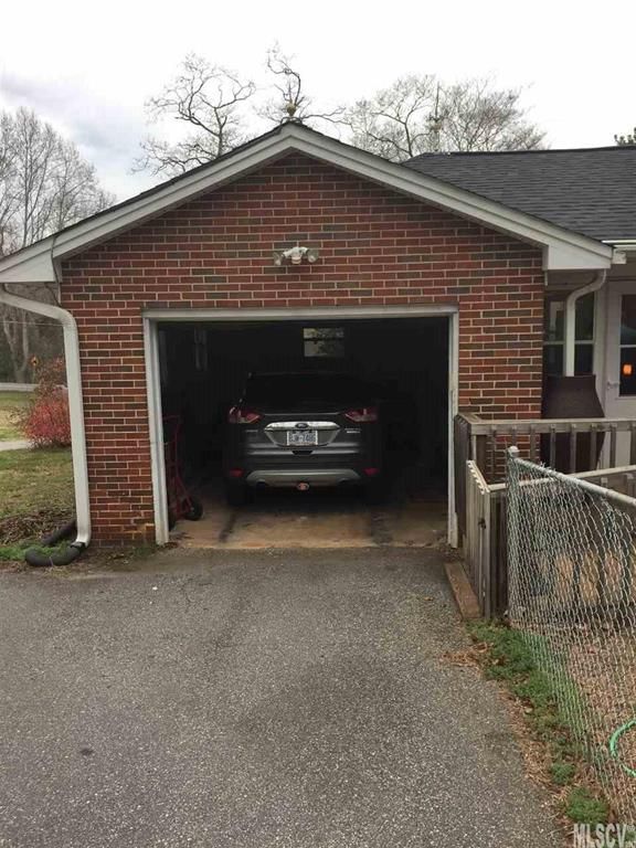 3686 Bunker Hill School Rd, Claremont, NC 28610