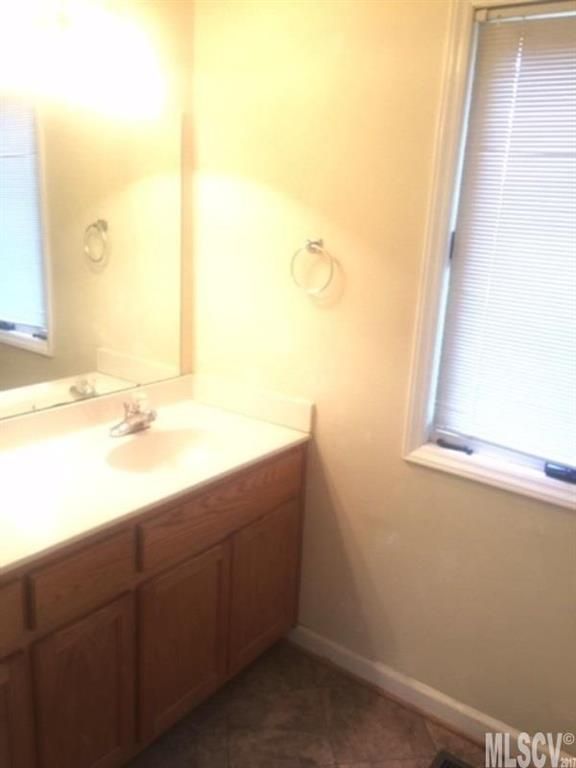 2245 6th St NW #23, Hickory, NC 28601