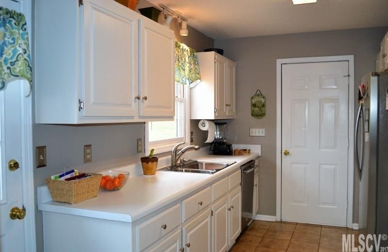 1336 Ripken Dr, Hickory, NC 28602