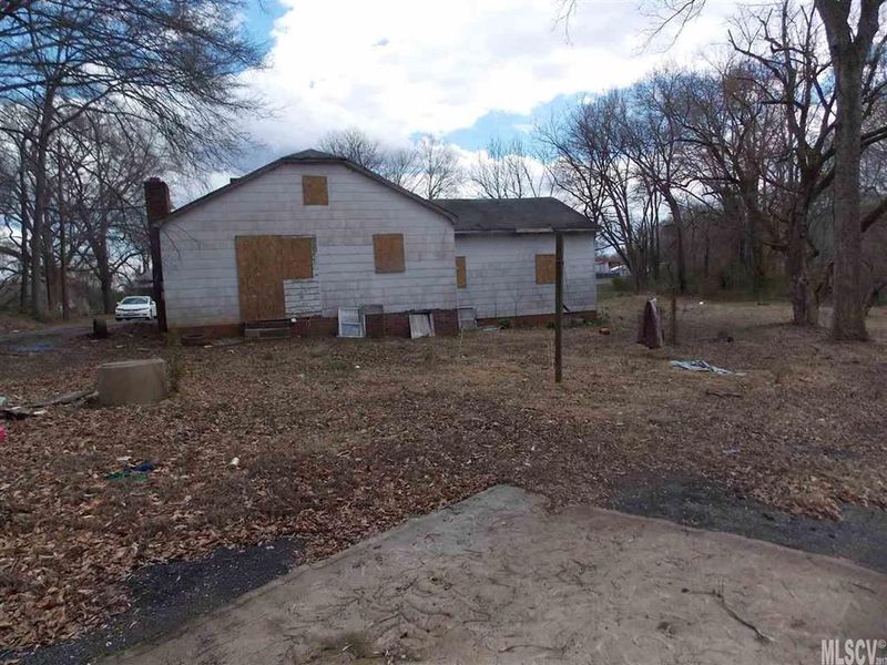 303 Hershel Lackey Rd, Lincolnton, NC 28092
