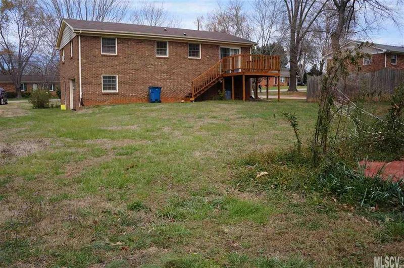 3715 Weyland Dr, Conover, NC 28613