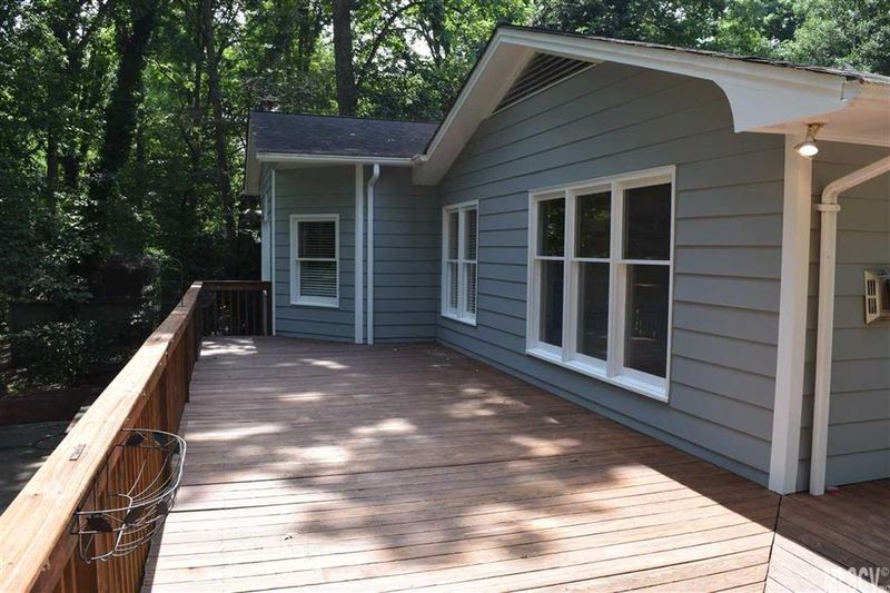 1044 15th Ave NW, Hickory, NC 28601