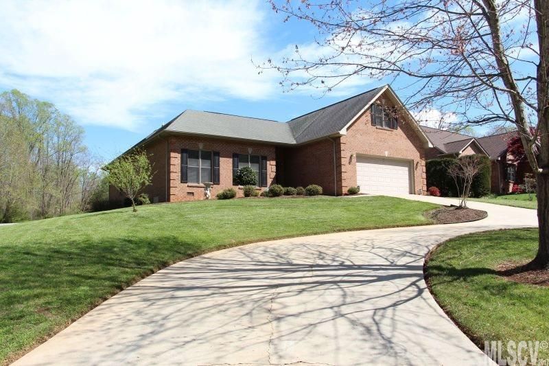 212 Mooreland Dr, Conover, NC 28613