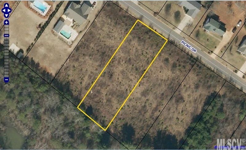 2199 Picnic Dr #13, Newton, NC 28658