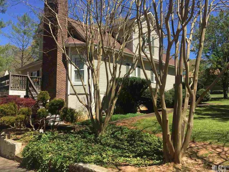 3311 3rd Street Dr NW, Hickory, NC 28601
