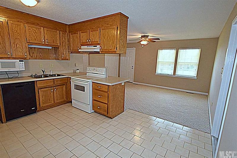 835 Crystal Spring Dr, Lincolnton, NC 28092