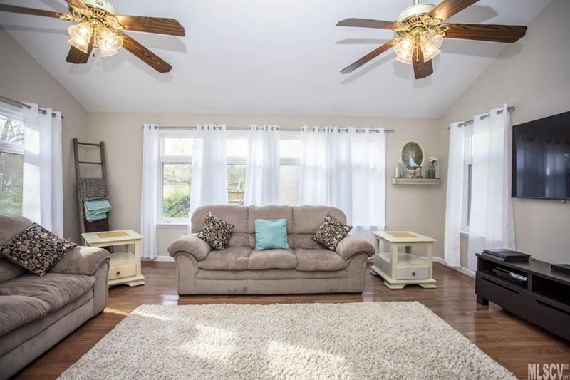 2940 5th Street Pl NE, Hickory, NC 28601