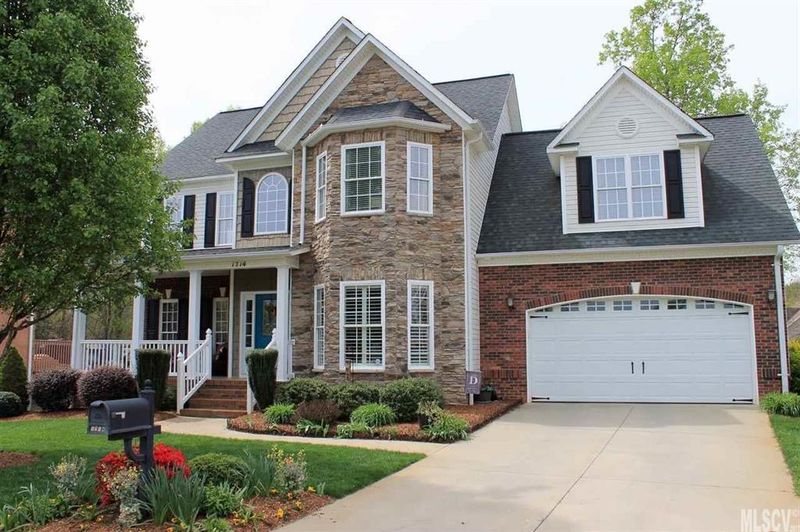 1714 30th Avenue Pl NE, Hickory, NC 28601