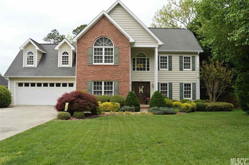 2133 13th St Ct NE, Hickory, NC 28601