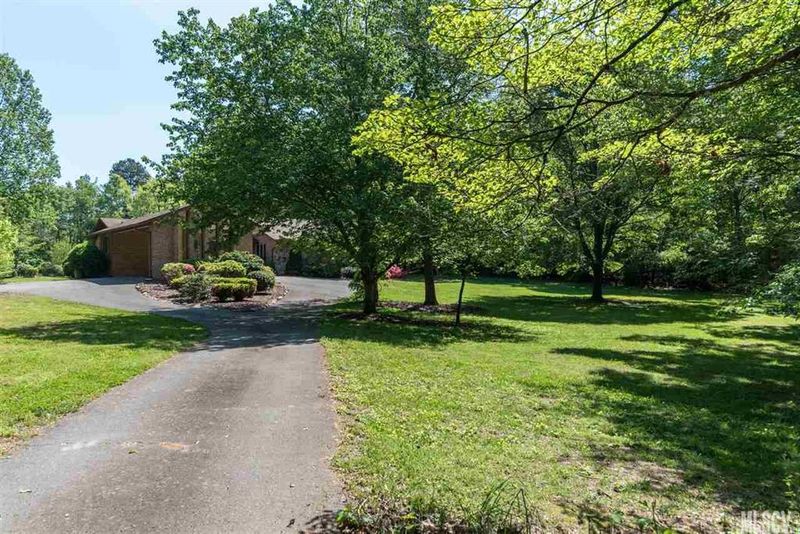 306 Labans Ln, Lincolnton, NC 28092
