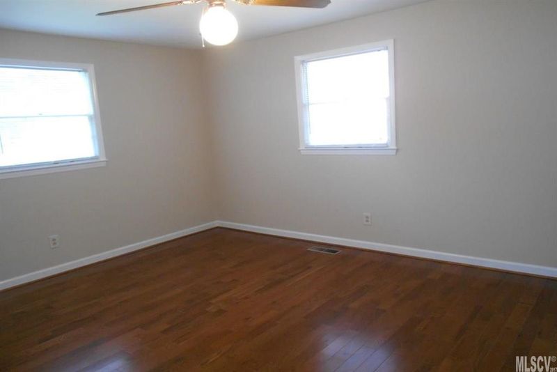 1112 16th Ave Pl NW, Hickory, NC 28601