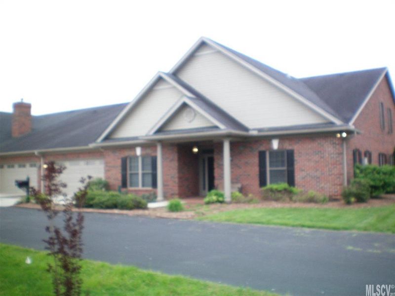 493D 26th Ave NE #493D, Hickory, NC 28601