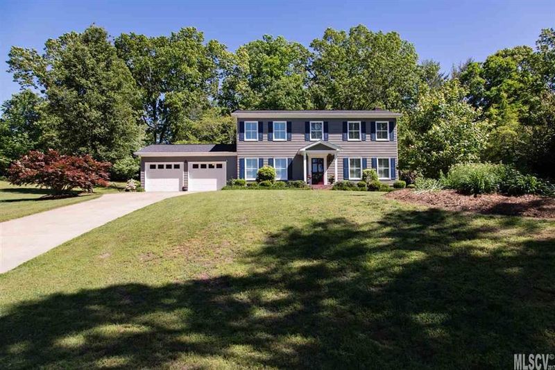 311 34th Ave Cir NW, Hickory, NC 28601