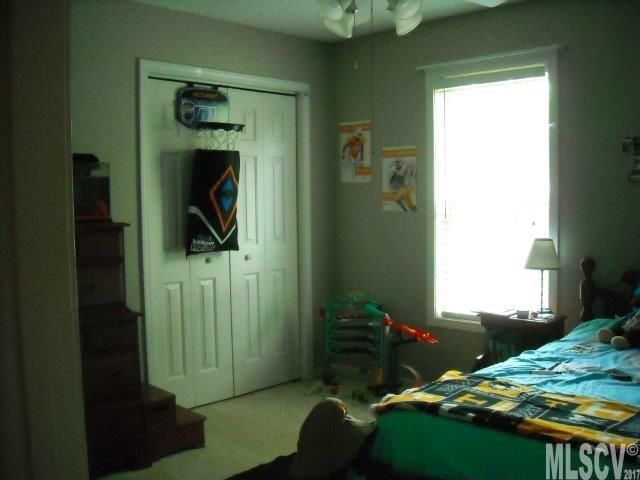 3025 38th Ave Ln NE, Hickory, NC 28601