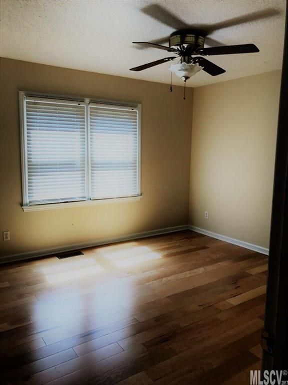 102 Brandywine Dr NE #E4, Conover, NC 28613