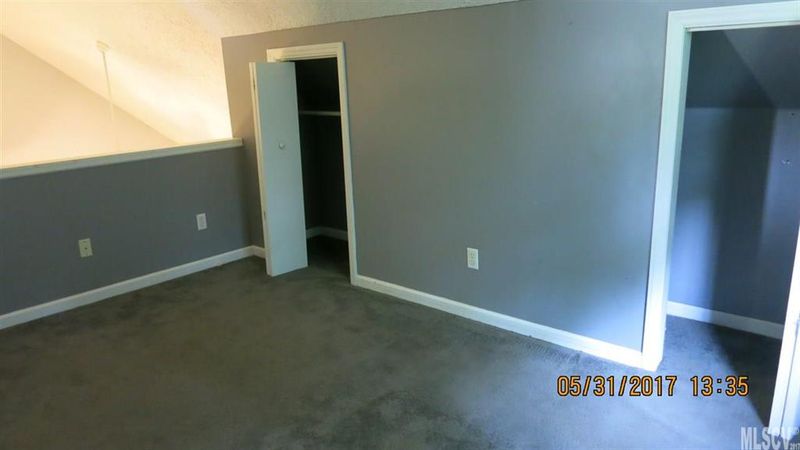 514 E 17th St, Newton, NC 28658