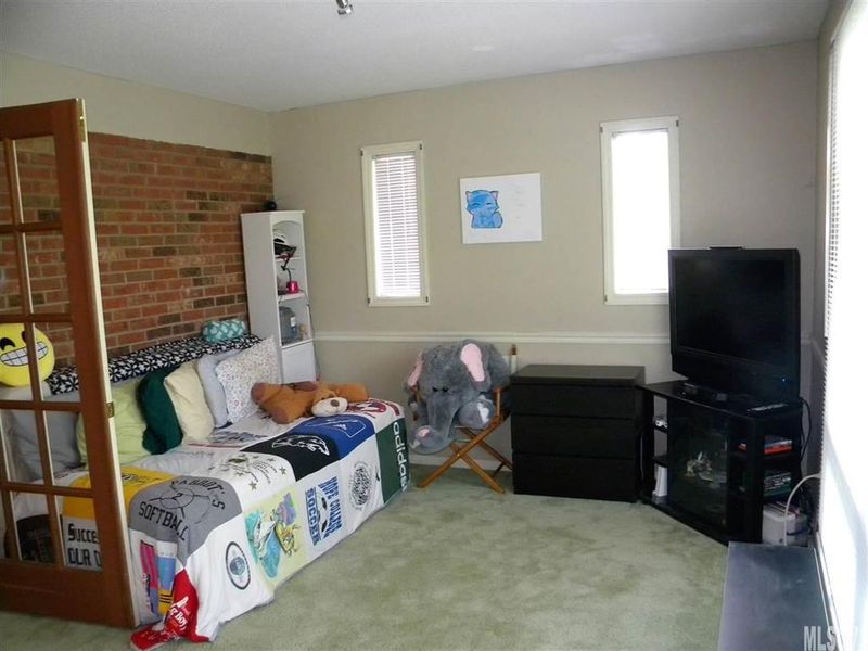 2065 Elizabeth Ave, Hickory, NC 28602