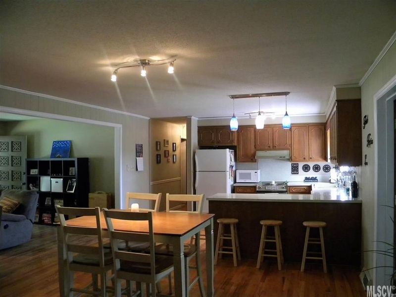 2065 Elizabeth Ave, Hickory, NC 28602