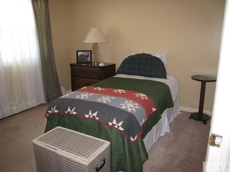 1404 36th Avenue Dr NE, Hickory, NC 28601