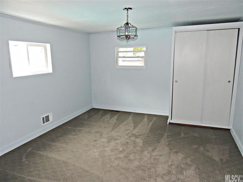 1824 3rd Ave SW, Hickory, NC 28602