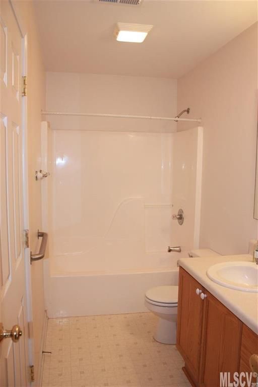728 41st Avenue Dr NE, Hickory, NC 28601