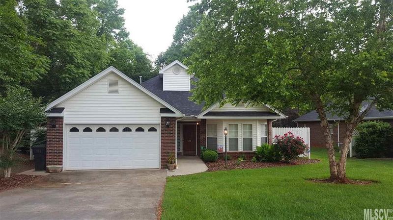 728 41st Avenue Dr NE, Hickory, NC 28601