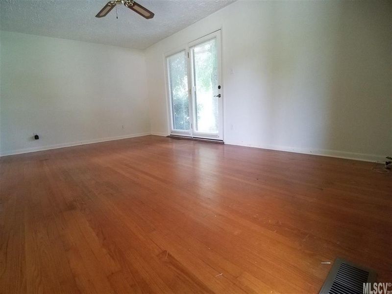 207 10th Ave SE, Conover, NC 28613