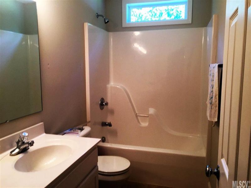 2191 Cambridge St, Newton, NC 28658