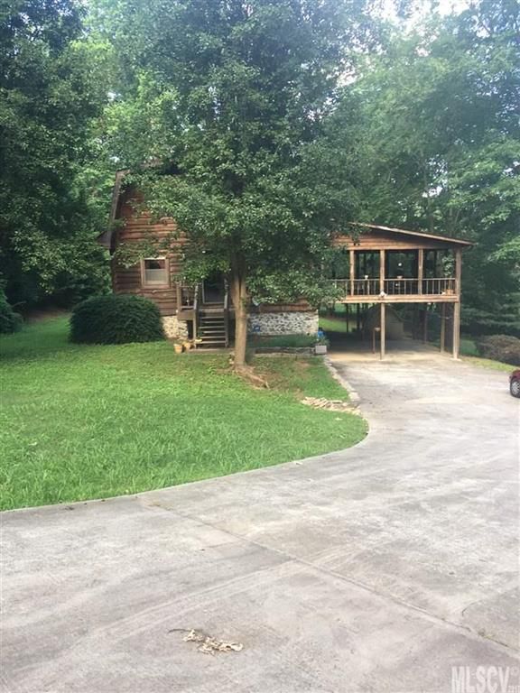2125 8th Avenue Loop NW, Hickory, NC 28601