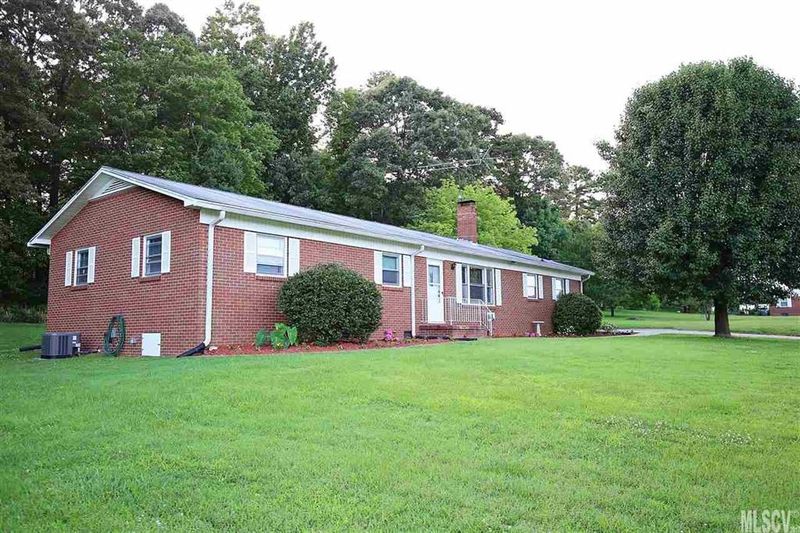 1901 Robinson Rd, Newton, NC 28658