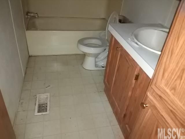 1372 Prison Camp Rd, Newton, NC 28658