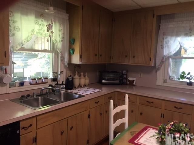 1322 N Ashe Ave, Newton, NC 28658