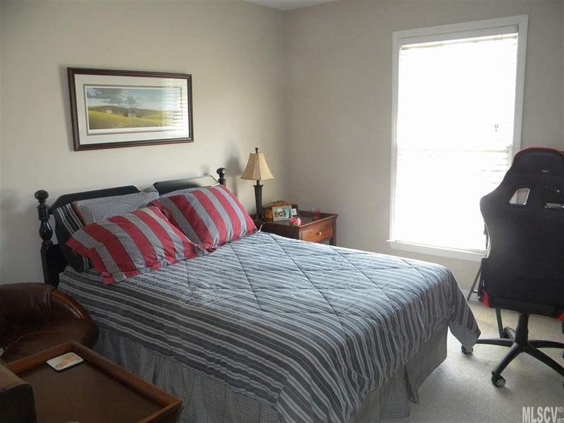 4828 35th Street Dr NE, Hickory, NC 28601