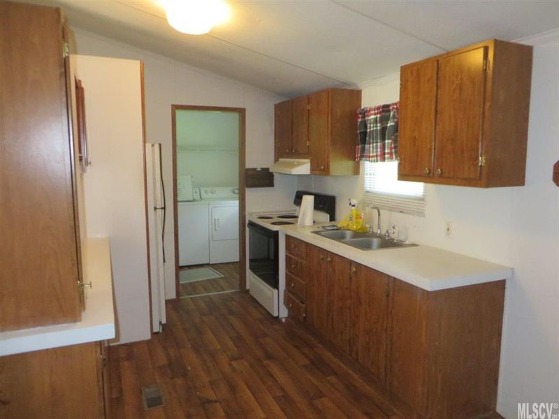 4561 Red Apple Dr, Bessemer City, NC 28016