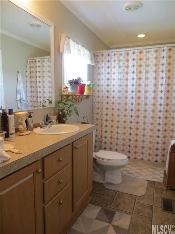 1400 Prison Camp Rd, Newton, NC 28658