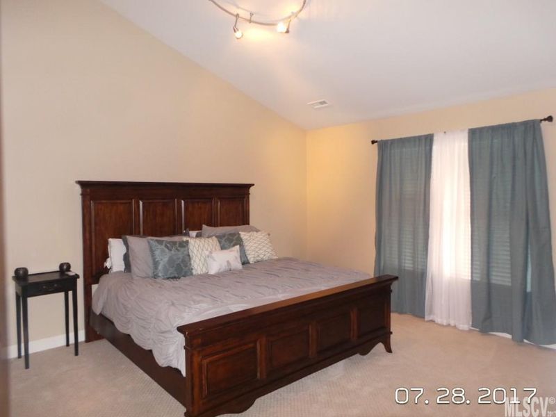 949 38th Ave NE, Hickory, NC 28601