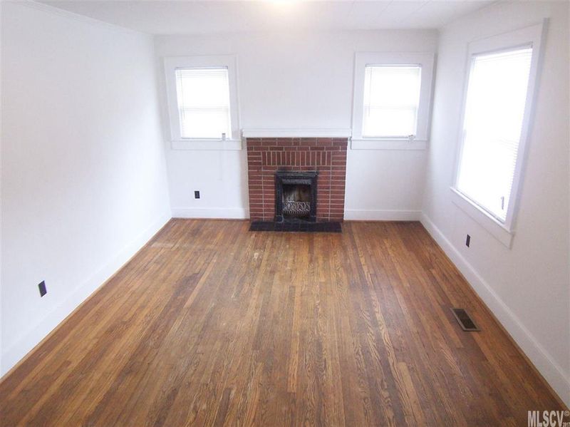 755 5th Ave SW, Hickory, NC 28602