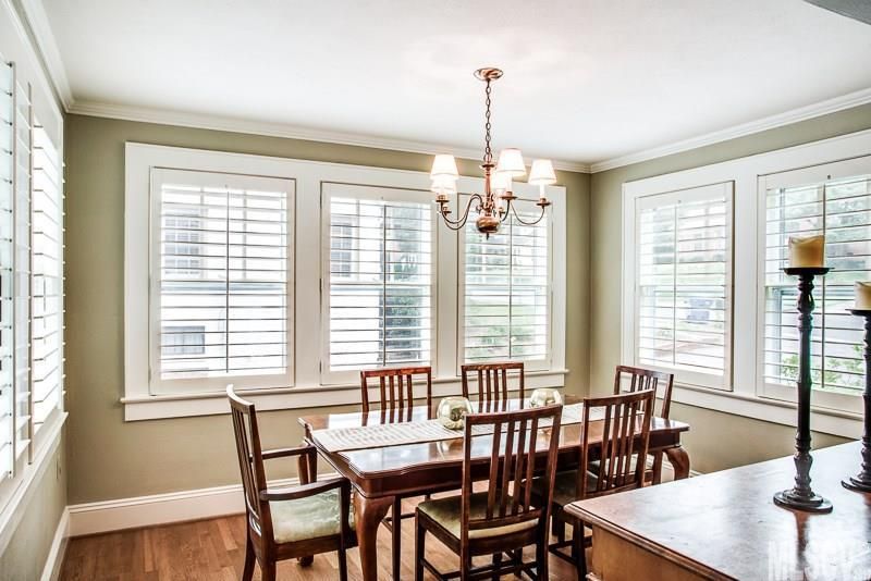 525 1st St NW, Hickory, NC 28601
