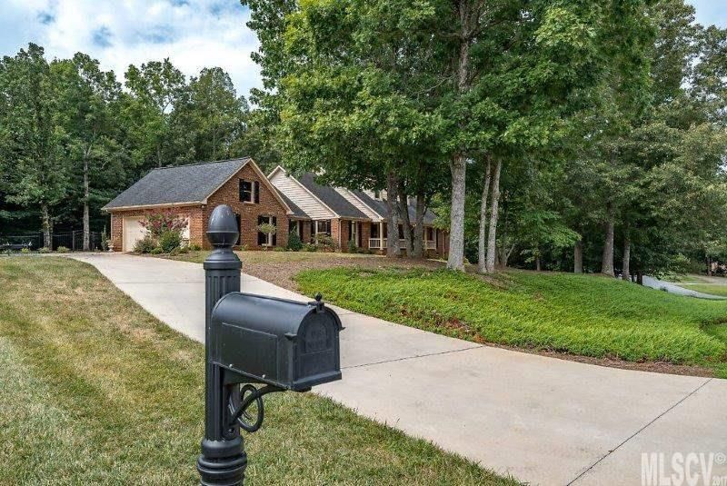 5015 Ridgeland Dr, Hickory, NC 28602