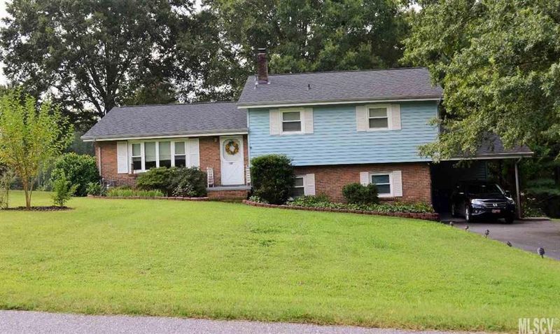 1935 14th Ave SW, Hickory, NC 28602